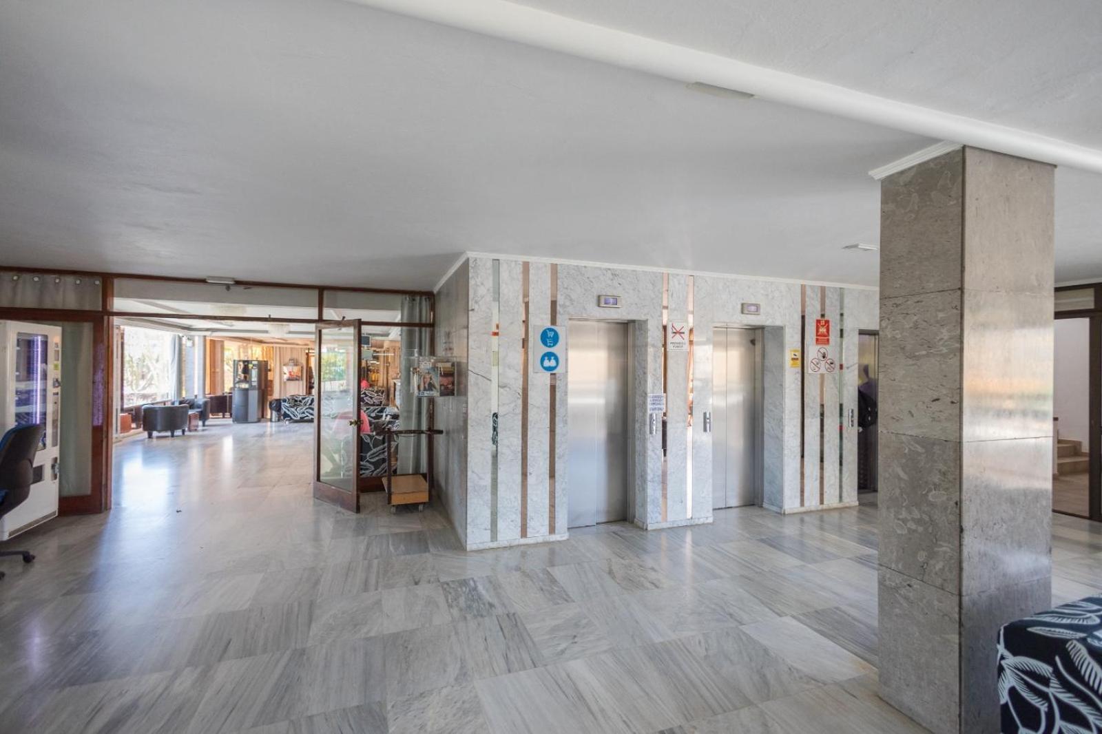 Lightbooking Las Arenas Playa Del Ingles Las Palmas de Gran Canaria Exterior photo